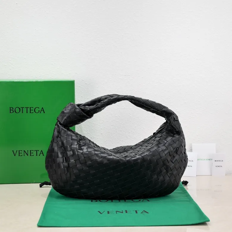 Batch 1860 large Jodie handbag, new arrival in early spring#, cool style, retro style, full of vitality, free and easy, distinctive personality brings multi-layered charm to daily wardrobe~ 🔝The soft and flowing fabric conveys a soft touch# A relaxed and comfortable feeling is newly interpreted in the silhouette· Croissant woven sheepskin Size: width 40 height 48 thickness 16 [6698#]